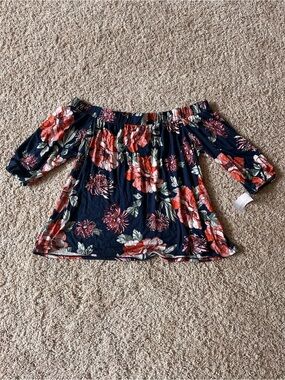 Loveappella off-shoulder Floral Top